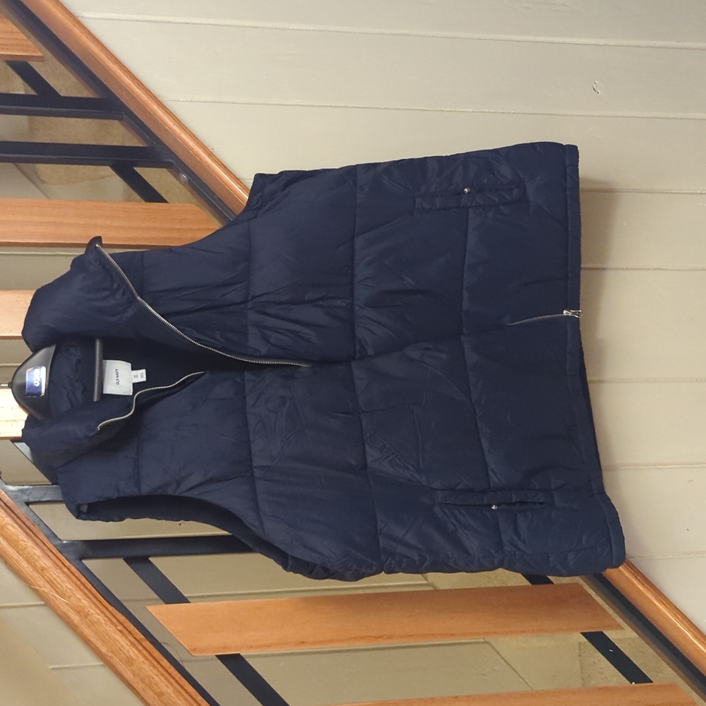 Navy puffer vest